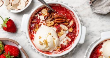 Strawberry Crisp (sem glúten) | Skinnytaste