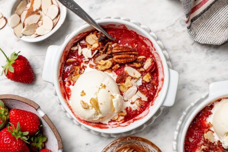 Strawberry Crisp (sem glúten) | Skinnytaste