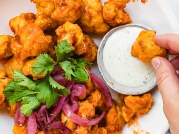 Honey Sriracha Cauliflower Wings